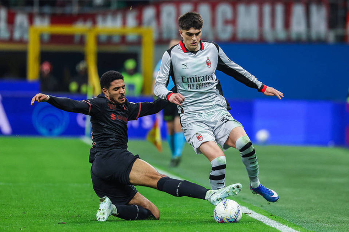 VAR判罚引争议 阿莱格里怒斥裁判标准混乱