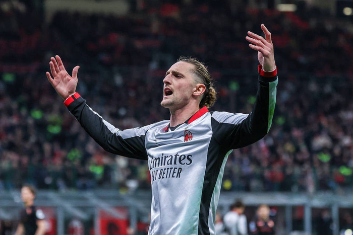 VAR判罚引争议 阿莱格里怒斥裁判标准混乱