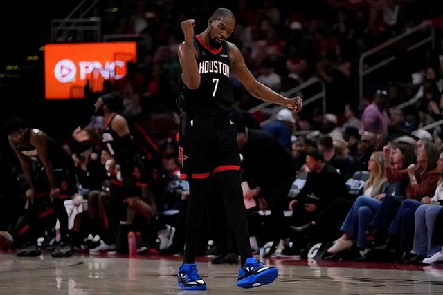 杜兰特关键球助火箭逆转鹈鹕