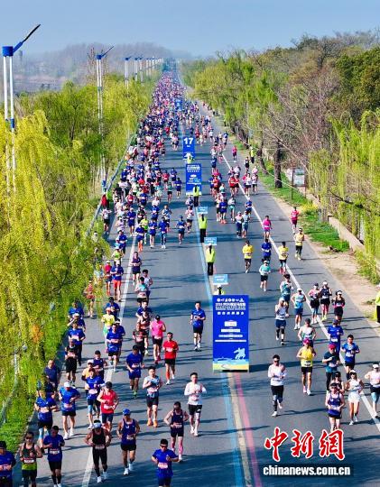 2026宿迁马拉松盛大开跑 城市美景与文化交融共庆