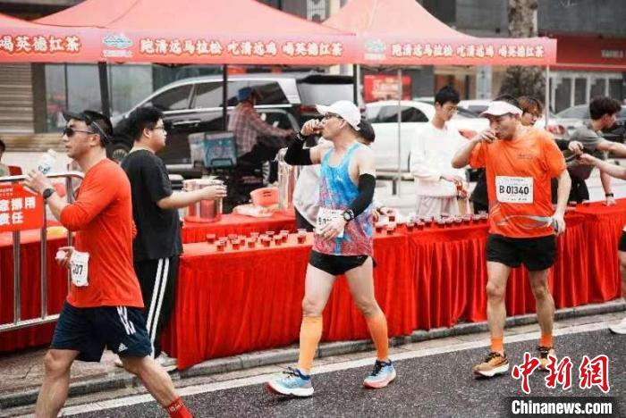 运动与美食共享的清远马拉松：沿线风味补给点