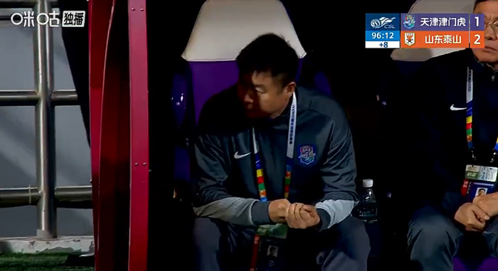 中超第7轮杨帆飞铲克雷桑遭黄牌警告引争议